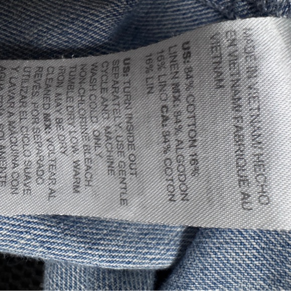 Chico’s Light Wash Denim Jacket – Button Front Stretch Jean Jacket – Size 0 (S) - Picture 7 of 9